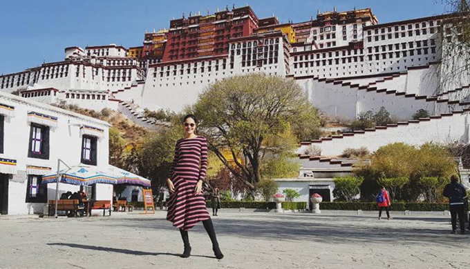 Hành trình đi tìm bình yên ở Tây Tạng của Hoa hậu Hương Giang