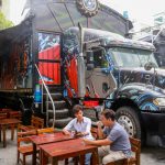 Quán cà phê xe đầu kéo container ở Sài Gòn