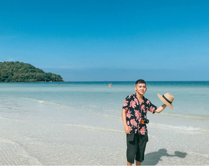 `Chàng trai mét 52` khám phá hòn đảo dừa đẹp như postcard